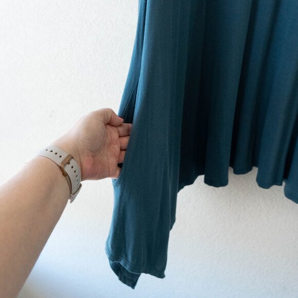 Emerald Teal Tunic with Pockets | Women’s 2X | Flowy V-Neck Top Made in USA - Picture 5 of 8